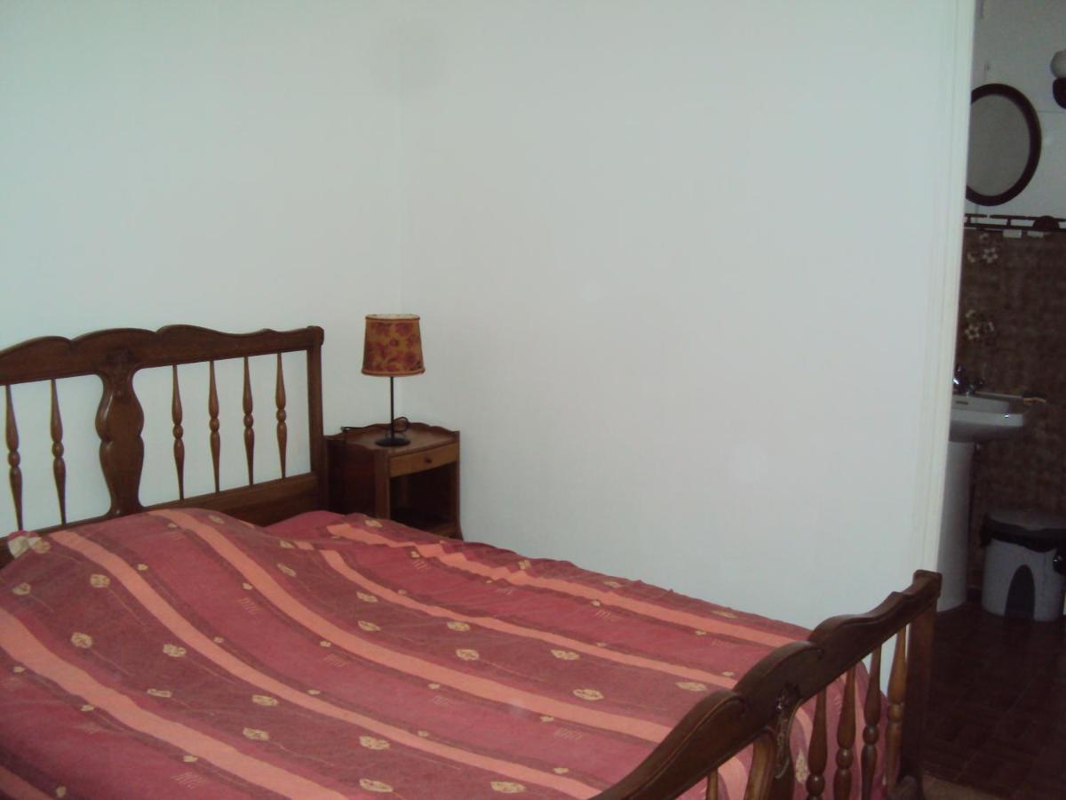 Bed and Breakfast El Gato Negro Монтиньяк Экстерьер фото